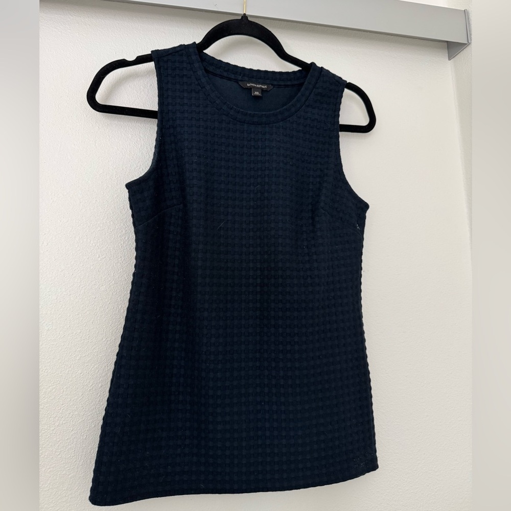 Banana Republic Blue Boxy Sleeveless Tank Top - Picture 2 of 4